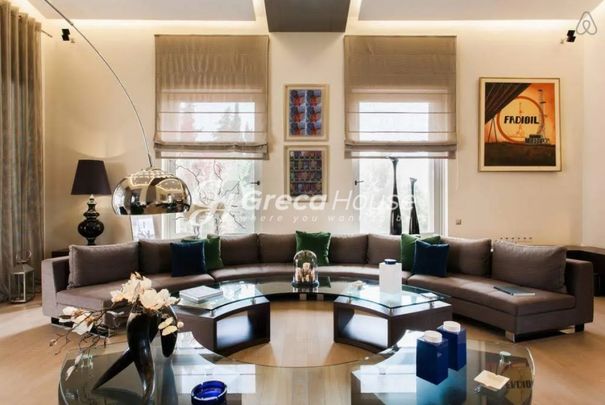 Πολυτελής Βίλα στο Μαρούσι – Εξαιρετική Κατοικία σε Οικόπεδο 5.500 τ.μ. με Ιδιωτική Πισίνα και Κήπο - Photo 1