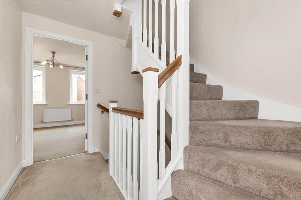 4 bedroom semi-detached house to rent - Photo 1