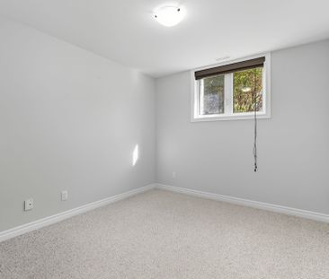 For Lease - 330 Everest Private Unit# A, Elmvale Acres and Area, On... - Photo 1