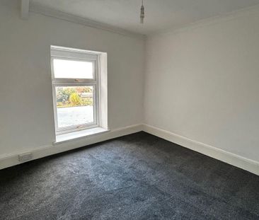 3 bedroom end of terrace house to rent - Photo 4