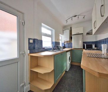 4 bedroom terraced house to rent - Photo 3