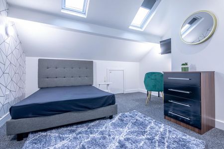 6 bedroom terraced house to rent - Photo 3