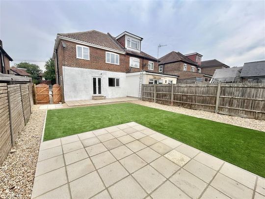 Bitterne Road West - Photo 1