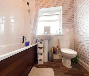 2 Bedroom - Photo 6