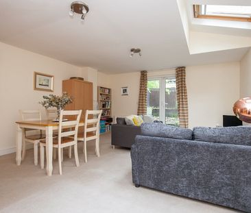 2 Bed Flat, Leander Road, SW2 - Photo 2