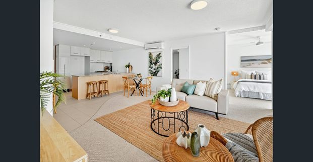 Luxury Coastal Living with Ocean, Broadwater & Skyline Views - Photo 1