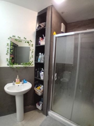 7 Bed - 1 The Village Street, Burley, Leeds - LS4 2PR - Student - Photo 5