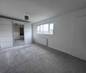 2 bedroom end of terrace house to rent - Photo 4