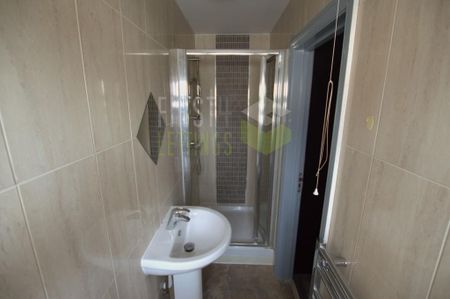 5 bedroom house to rent - Photo 2