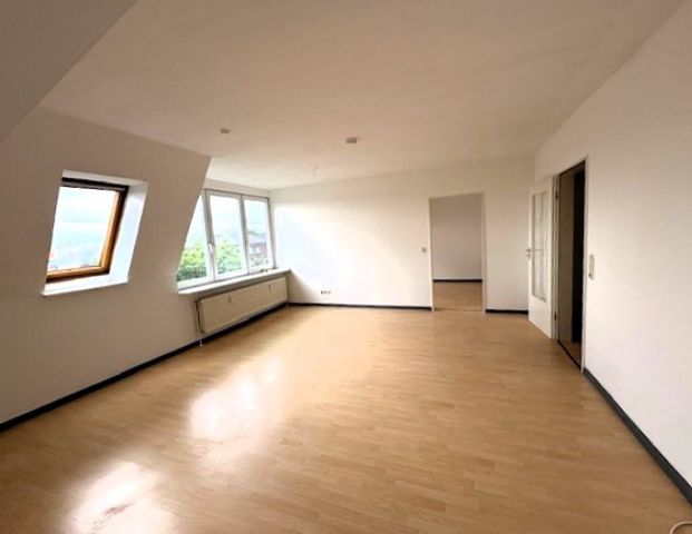 1 MONAT MIETFREI! Schicke Dachgeschosswohnung inkl Einbauküche Brunsbüttel - Otto Stöben GmbH - Photo 1