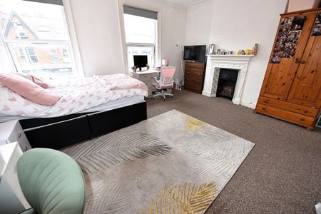 6 bedroom House in Headingley Avenue (6 BEDS), Leeds - Photo 5