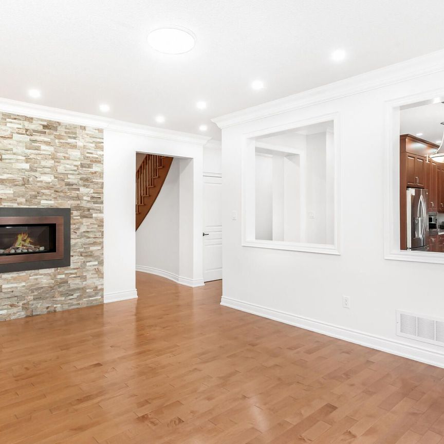 For Lease - 3322 Raspberry Bush Trail, Oakville, Ontario - Photo 1