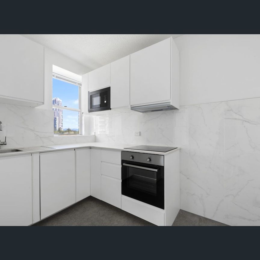 10/15 Pacific Street, Main Beach, Qld 4217 - Photo 1