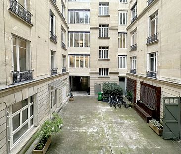 PARIS VIII – RUE MARBEUF – BEAU 4 PIECES DE 91,23 M² – 4E ETAGE AVEC ASCENSEUR – À LOUER VIDE - Photo 1