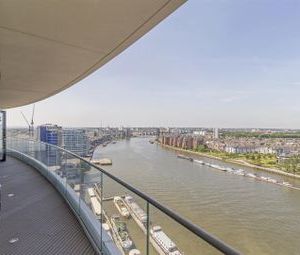 2 Bedrooms Flat to rent in Lombard Wharf, 12 Lombard Road, Battersea, Londom SW11 | £ 545 - Photo 1
