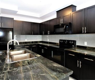 11 SONOMA VALLEY Crescent, Hamilton, Ontario, L9B0J3 - Photo 3