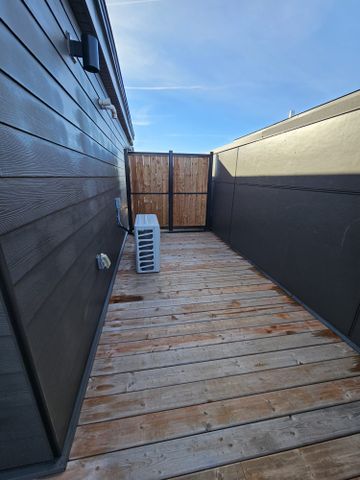 For Lease - 736 Mishi Private, Manor Park - Cardinal Glen and Area, Ontario - Photo 2