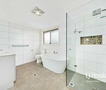 3 BEDROOM HOME OPPOSITE SCHOOLS AND T-WAY - Photo 5