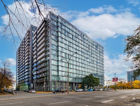 Boul. René-Lévesque O., H3H 2H2, Montréal - Photo 2