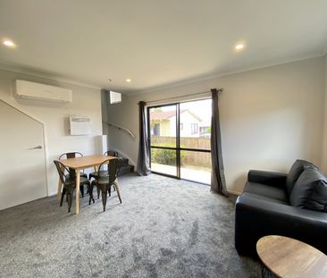 Modern 1-Bedroom Studio Room Available for Rent in Hamilton East – ... - Photo 2