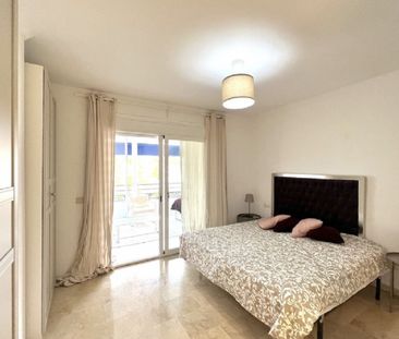 3 Bedroom Apartment For Rent in Puerto Banús, Málaga - Photo 2
