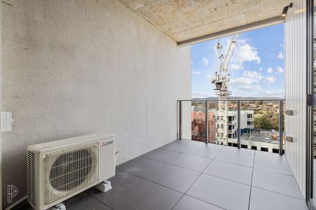 Exceptionally located 1-bedroom with views - Photo 4