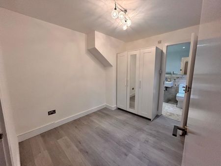 1 Bed Flat, Battersea Rise, SW11 - Photo 3