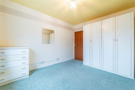 2 bedroom semi-detached bungalow to rent - Photo 4