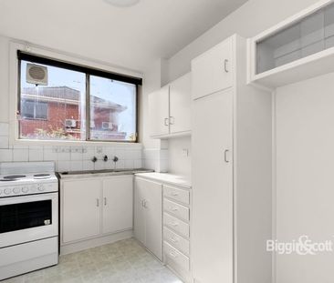APARTMENT IN A GREAT LOCATION! - Photo 4