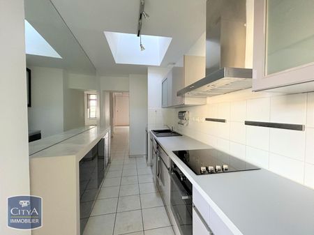 Location Appartement 3 pièces 78m² VILLENEUVE LES AVIGNON 30400 - Photo 3