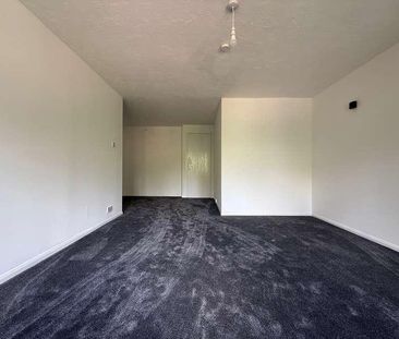 Tudor Close, Hatfield, AL10 - Photo 1