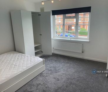 3 bedroom flat to rent - Photo 3