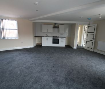 2 bed flat to rent in Stamford Street Central, Ashton-under-Lyne, OL6 - Photo 3
