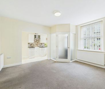 Terraced House to rent on - Photo 3