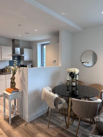 1 Bed Flat, Serapis House, E14 - Photo 5