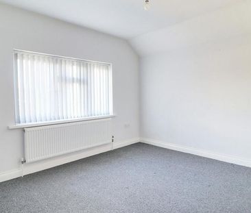 4 bedroom semi-detached house to rent - Photo 5