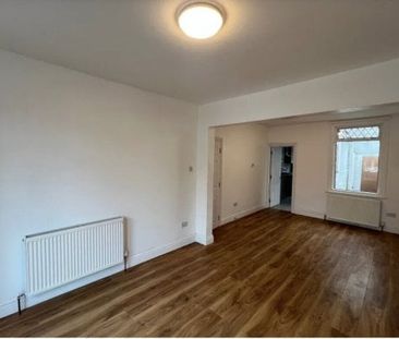 Felixstowe Road, Edmonton, London N9 0DT, Property for rent - Photo 2