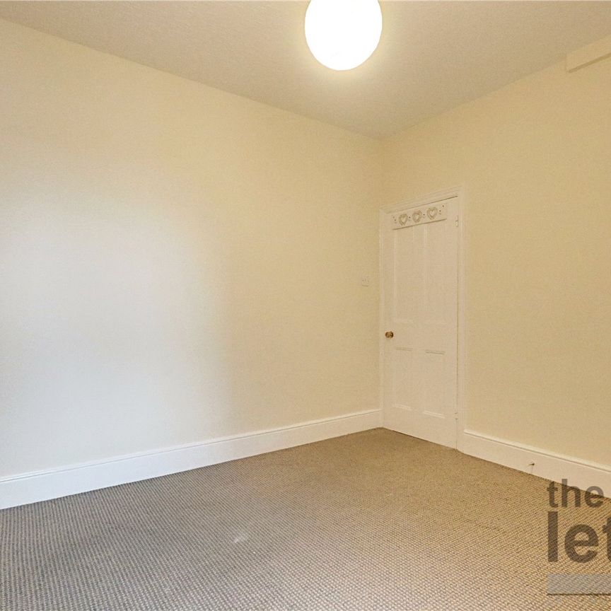 Hazelwood Lane, London, N13 5HB - Photo 1