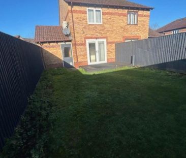 2 bedroom semi-detached house to rent - Photo 4