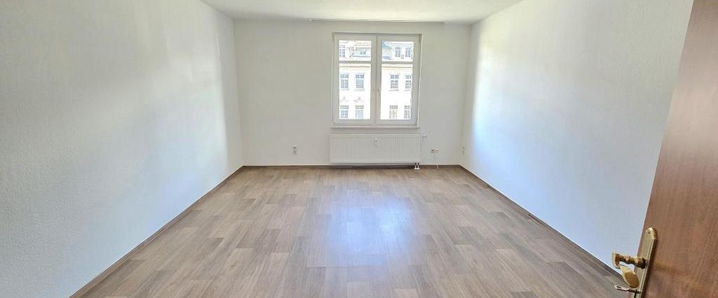 Großzügige 4-Zimmer-Wohnung mit Balkon/ Loggia! - Photo 1
