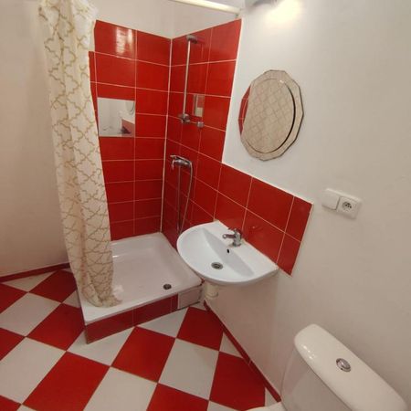 Pronájem bytu 1+kk 21 m2 - Fotografie 4