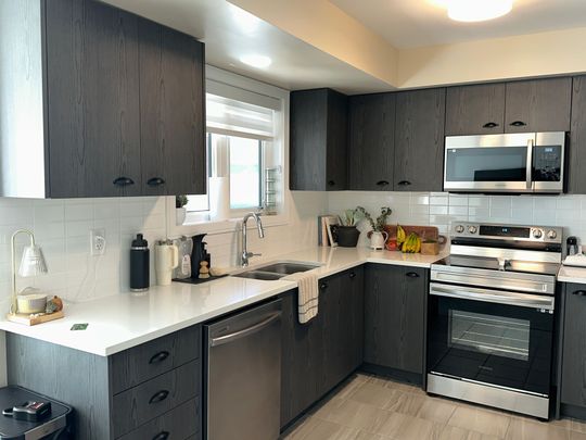 For Lease - 31 Appletree Lane, Barrie, Ontario - Photo 1