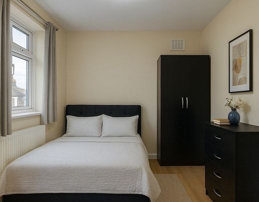 Macfarlane Road, LONDON - Photo 1