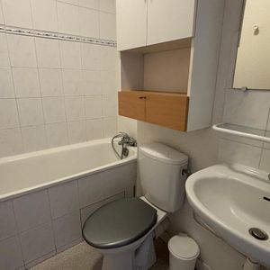 Location Appartement 1 pièce 20m² CLERMONT FERRAND 63000 - Photo 2
