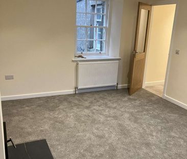 A beautifully refurbished three-bedroom cottage set in an attractiv... - Photo 4