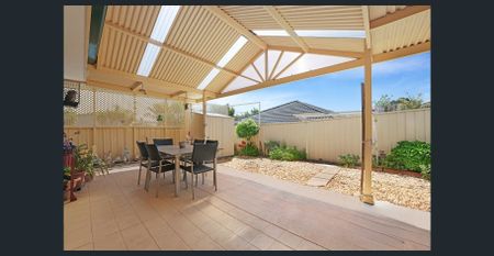 Stylish Duplex in Prime Flinders Location - Photo 3