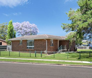 Freshly Updated Home on Spacious Corner Block - Photo 5