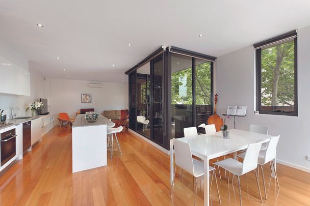 Impressive Townhouse in a Prime Abbotsford Location - Photo 1