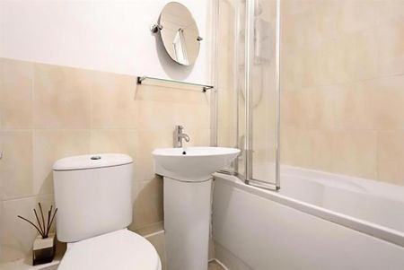 2 bedroom flat to rent - Photo 5