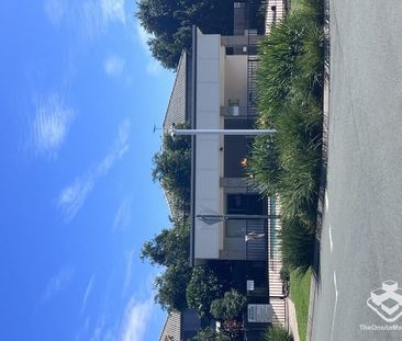 Modern 3 Bedroom Townhouse - Photo 1